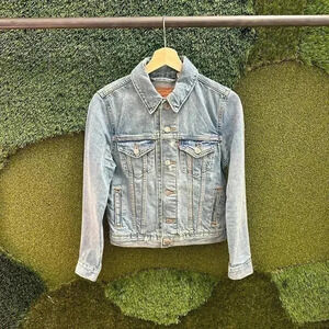 Levi’s Lightwash  Denim Jacket Size XS
